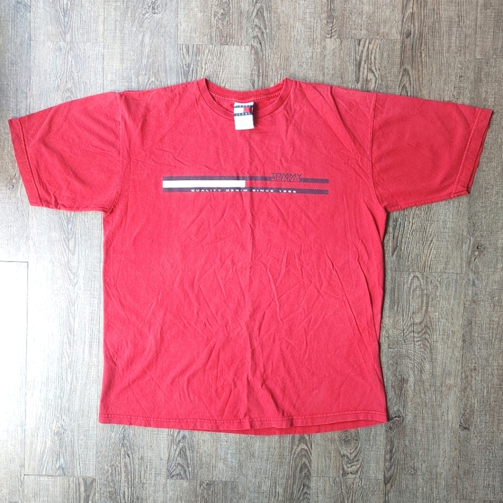 Vintage Tommy Hilfiger Men's T-shirt Size Large Red Spell out Tommy Jeans USA